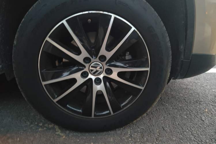 Used Volkswagen Tiguan 2016 300TSI Automatic Two-Wheel Drive Luxury Edition Right Front Wheel Hub