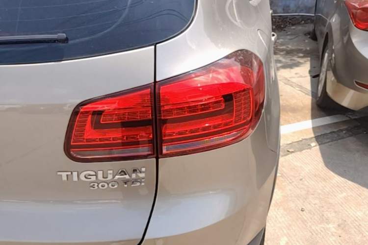 Used Volkswagen Tiguan 2016 300TSI Automatic All-Wheel Drive Fashion Vision Edition Right Rear Taillight