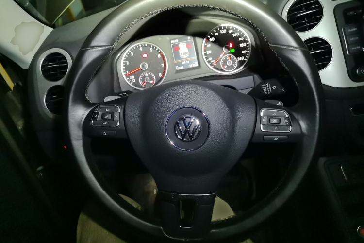 Used Volkswagen Tiguan 2016 300TSI Automatic All-Wheel Drive Luxury Edition Steering Wheel