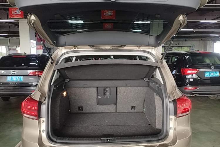 Used Volkswagen Tiguan 2016 300TSI Automatic Two-Wheel Drive Comfort Edition Trunk