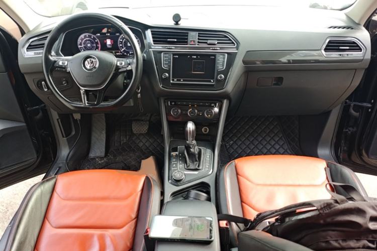 Used Volkswagen Tiguan 2017 330TSI All-Wheel-Drive Innovation Model Center Console