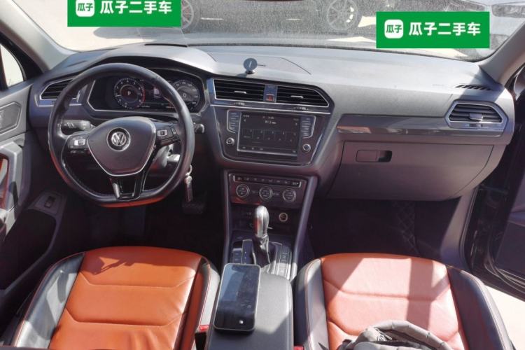 Used Volkswagen Tiguan 2017 330TSI All-Wheel-Drive Innovation Model Center Console