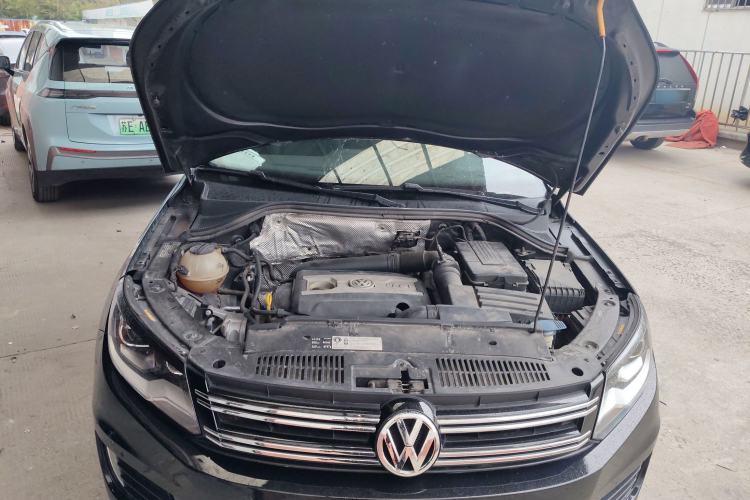 Used Volkswagen Tiguan 2017 300TSI Automatic Two-Wheel Drive Silk Road Comfort Edition Engine Bay