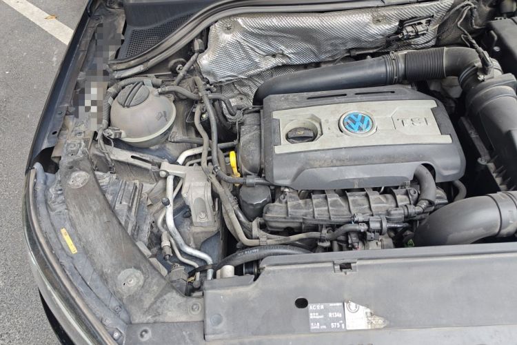 Used Volkswagen Tiguan 2017 300TSI Automatic Two-Wheel Drive Silk Road Comfort Edition Engine Bay Right