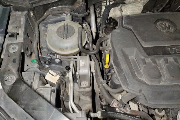 Used Volkswagen Tiguan 2017 330TSI Four-Wheel Drive High-End Model Engine Bay Right