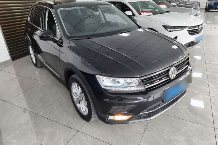 Used Volkswagen Tiguan 2017 330TSI All-Wheel-Drive Innovation Model Exterior 1