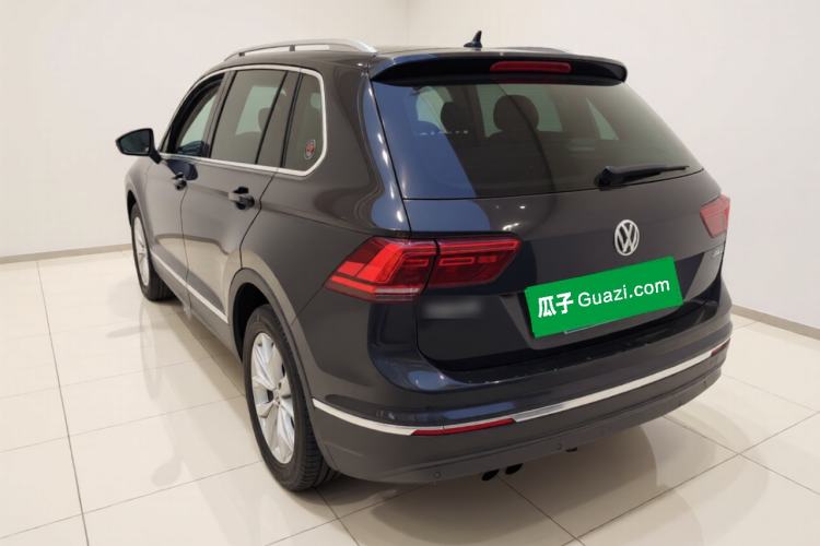 Used Volkswagen Tiguan 2017 330TSI All-Wheel-Drive Innovation Model Exterior 2