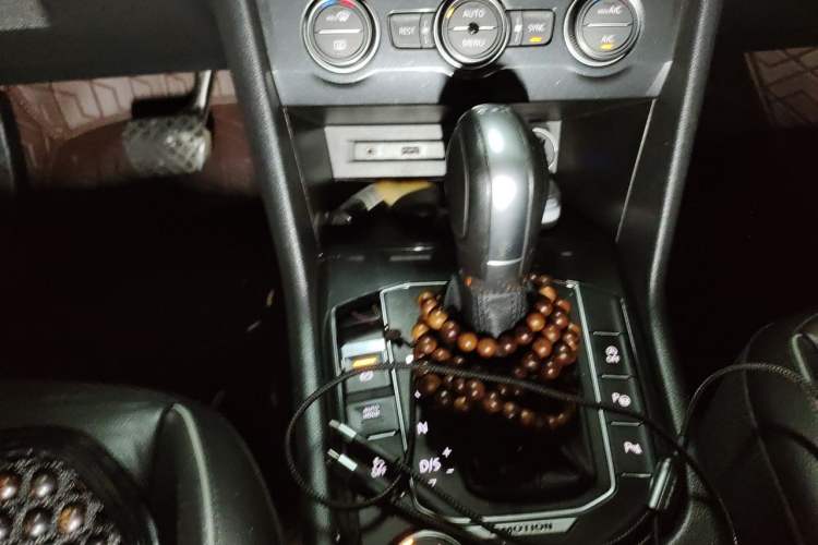 Used Volkswagen Tiguan 2017 330TSI Four-Wheel Drive High-End Model Gear Lever