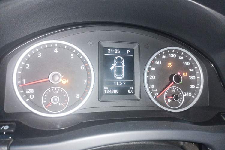 Used Volkswagen Tiguan 2017 300TSI Automatic Two-Wheel Drive Silk Road Luxury Edition Instrument Cluster