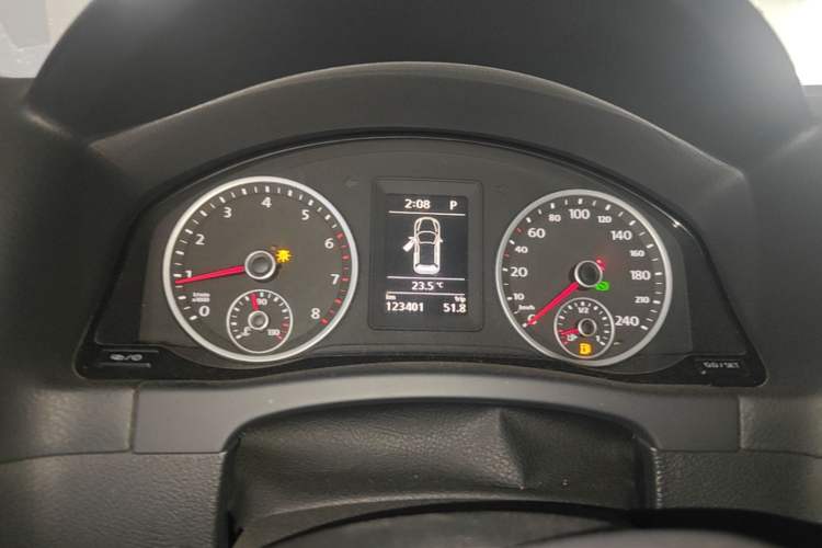 Used Volkswagen Tiguan 2017 300TSI Automatic Two-Wheel Drive Silk Road Comfort Edition Instrument Cluster