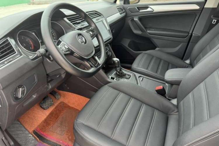 Used Volkswagen Tiguan 2017 280TSI Two-Wheel-Drive Elite Version Interior 2
