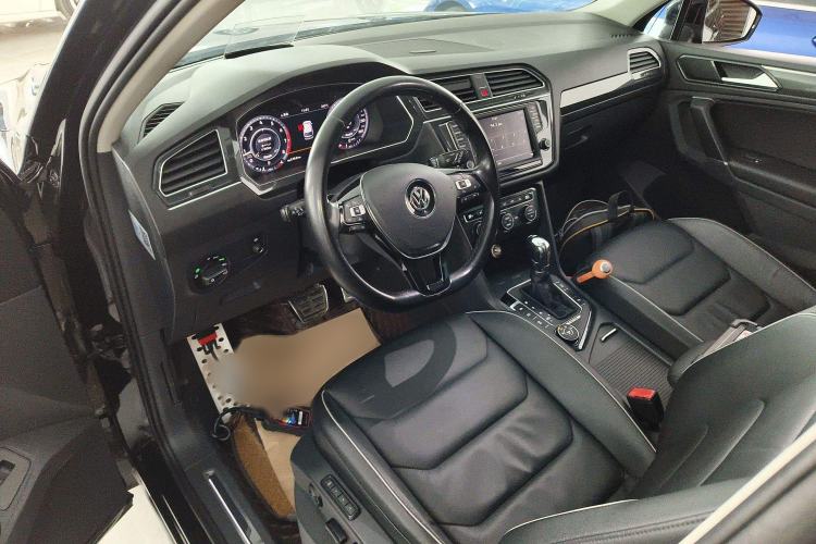 Used Volkswagen Tiguan 2017 330TSI All-Wheel-Drive Innovation Model Interior 2