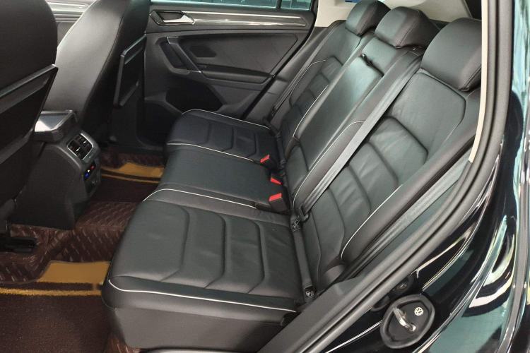 Used Volkswagen Tiguan 2017 330TSI All-Wheel-Drive Innovation Model Interior 4