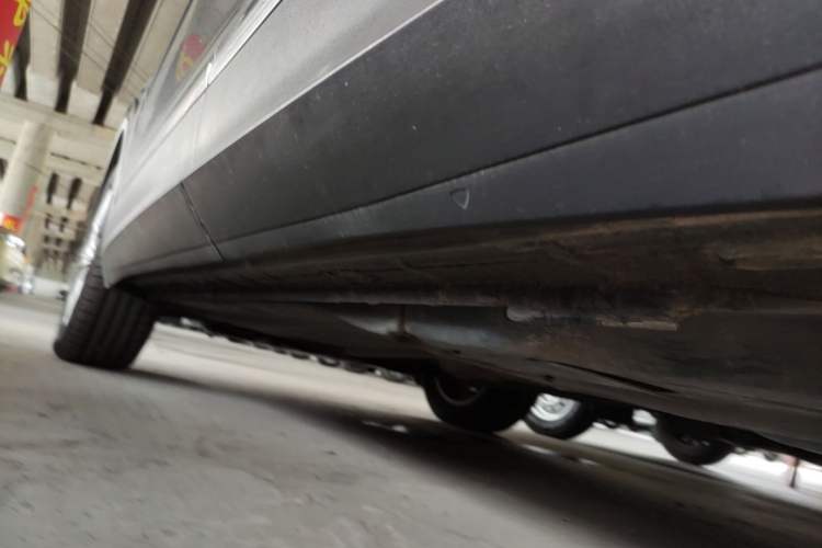 Used Volkswagen Tiguan 2017 330TSI All-Wheel-Drive Innovation Model Left Side Sill
