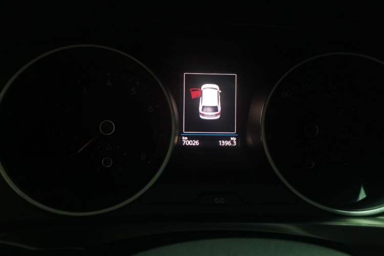 Used Volkswagen Tiguan 2017 280TSI Two-Wheel-Drive Elite Version Odometer Close Up