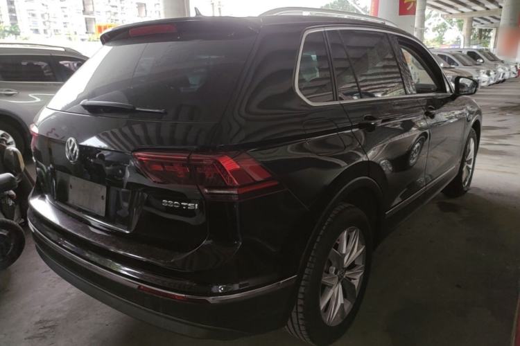 Used Volkswagen Tiguan 2017 330TSI All-Wheel-Drive Innovation Model Rear Right 45 Deg