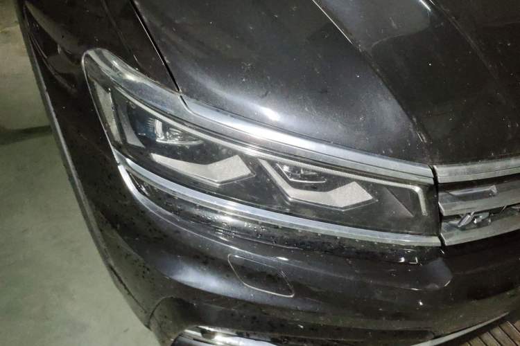 Used Volkswagen Tiguan 2017 330TSI Four-Wheel Drive High-End Model Right Front Headlight