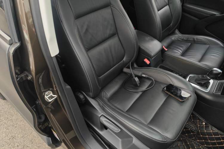 Used Volkswagen Tiguan 2017 300TSI Automatic Two-Wheel Drive Silk Road Comfort Edition Right Front Seat