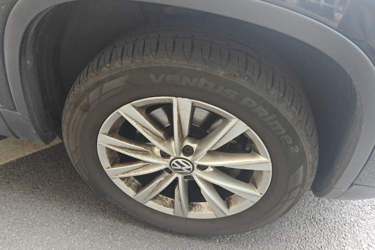 Used Volkswagen Tiguan 2017 300TSI Automatic Two-Wheel Drive Silk Road Comfort Edition Right Front Wheel Hub