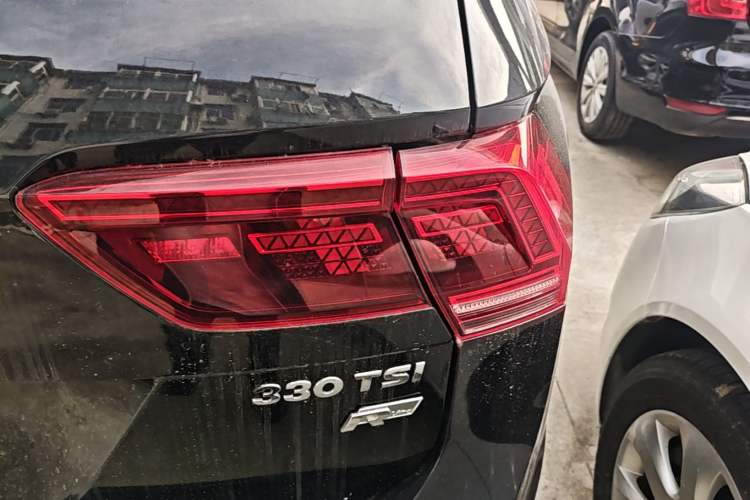 Used Volkswagen Tiguan 2017 330TSI All-Wheel-Drive Innovation Model Right Rear Taillight