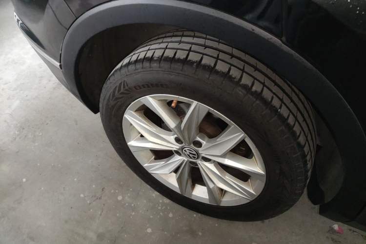 Used Volkswagen Tiguan 2017 330TSI All-Wheel-Drive Innovation Model Right Rear Wheel Hub