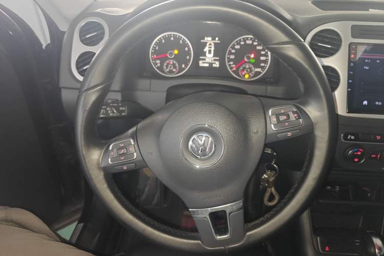 Used Volkswagen Tiguan 2017 300TSI Automatic Two-Wheel Drive Silk Road Comfort Edition Steering Wheel