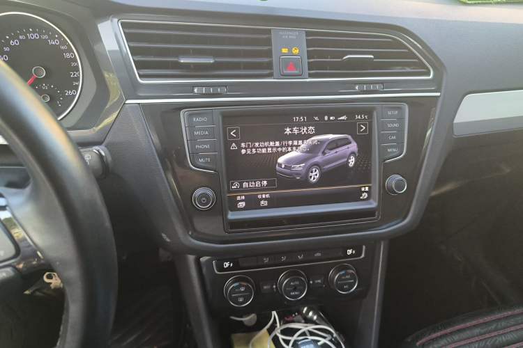 Used Volkswagen Tiguan 2017 280TSI Two-Wheel-Drive Elite Version Audio And AC Panel