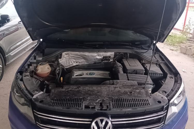 Used Volkswagen Tiguan 2017 300TSI Automatic Two-Wheel Drive Silk Road Luxury Edition Engine Bay