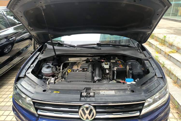 Used Volkswagen Tiguan 2017 280TSI Two-Wheel-Drive Elite Version Engine Bay