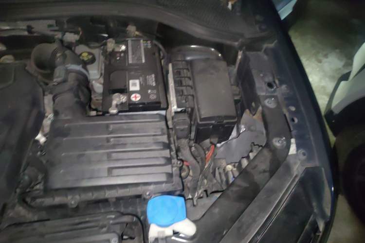 Used Volkswagen Tiguan 2017 330TSI All-Wheel-Drive Innovation Model Engine Bay Left