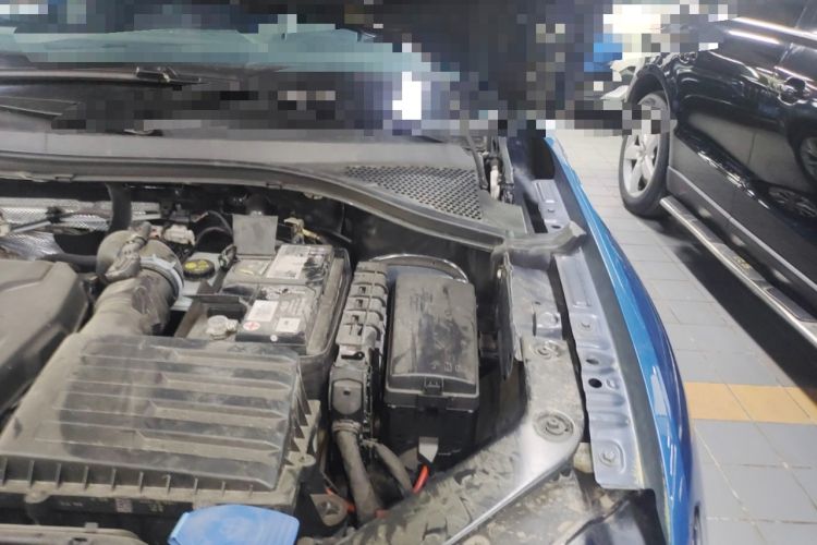 Used Volkswagen Tiguan 2017 330TSI All-Wheel-Drive Innovation Model Engine Bay Left