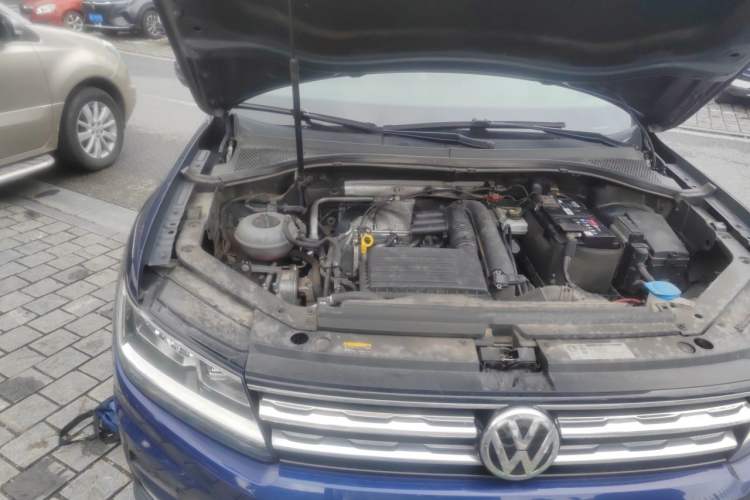 Used Volkswagen Tiguan 2017 280TSI Two-Wheel-Drive Elite Version Engine Bay Right