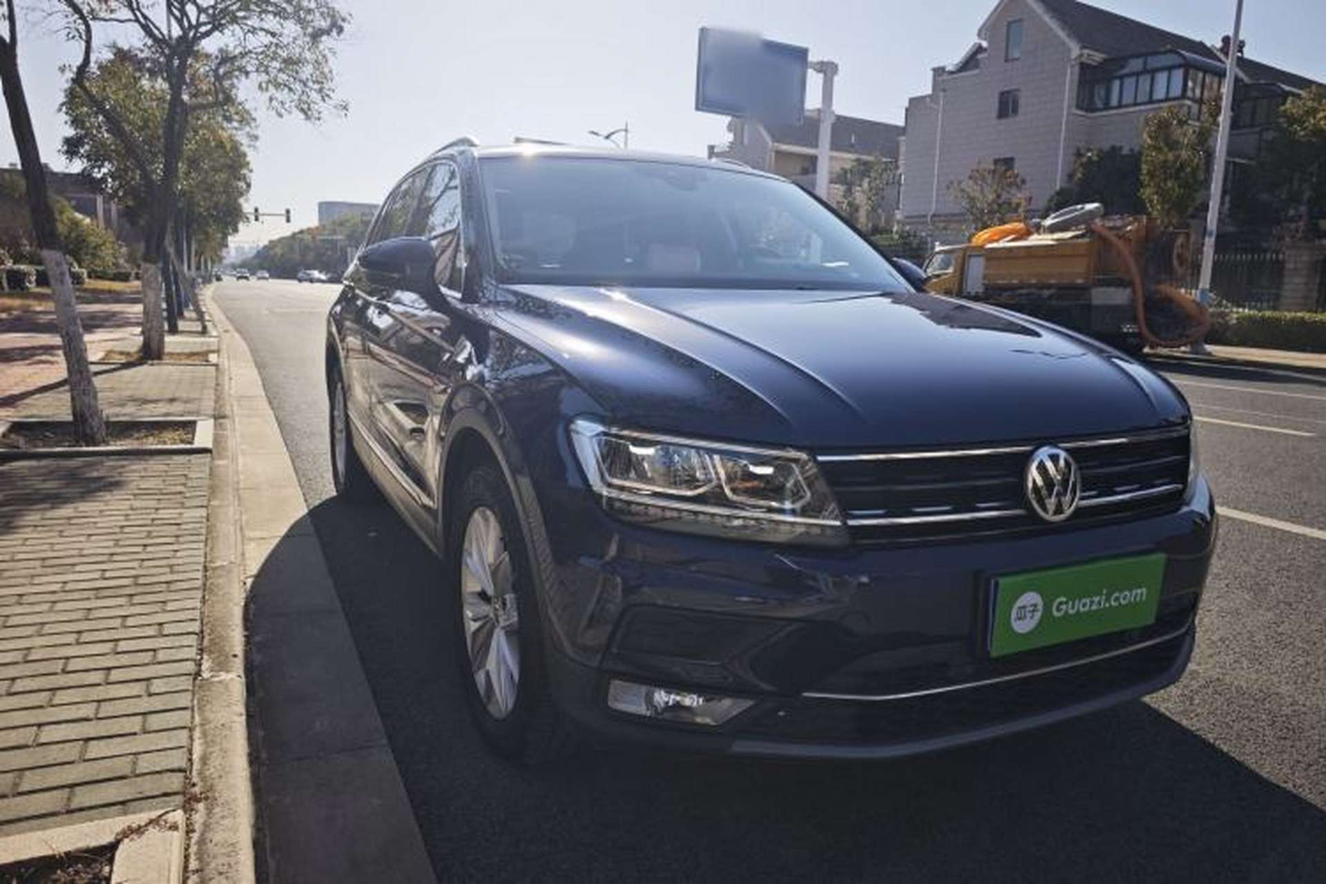 Used Volkswagen Tiguan 2017 330TSI All-Wheel-Drive Innovation Model Exterior 2