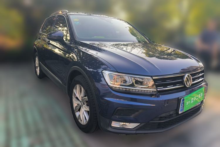 Used Volkswagen Tiguan 2017 280TSI Two-Wheel-Drive Elite Version Front Right 45 Deg