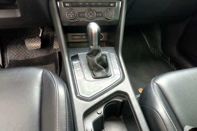 Used Volkswagen Tiguan 2017 280TSI Two-Wheel-Drive Elite Version Gear Lever