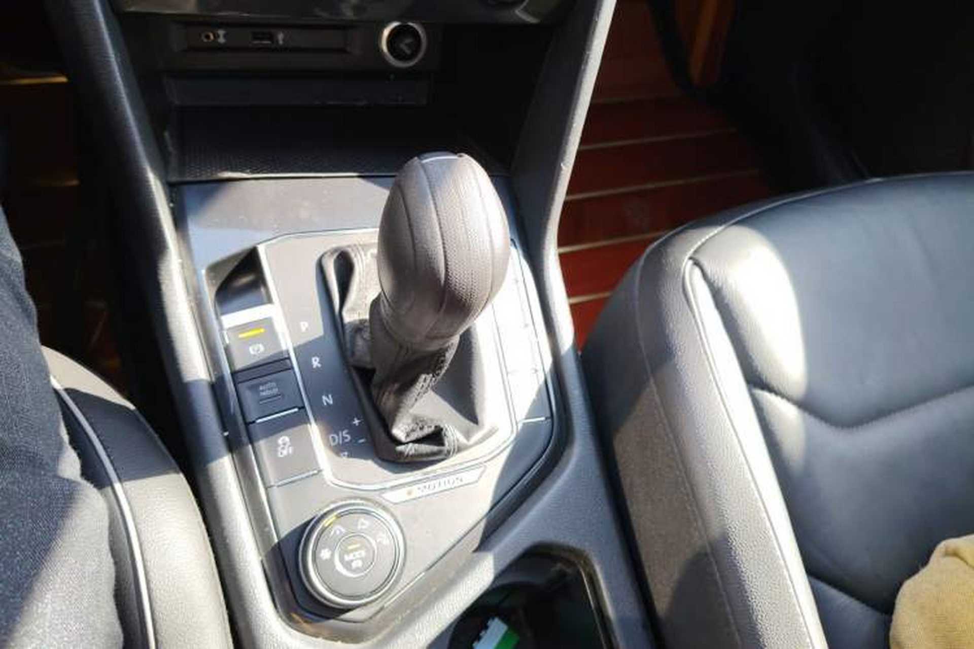 Used Volkswagen Tiguan 2017 330TSI All-Wheel-Drive Innovation Model Gear Lever