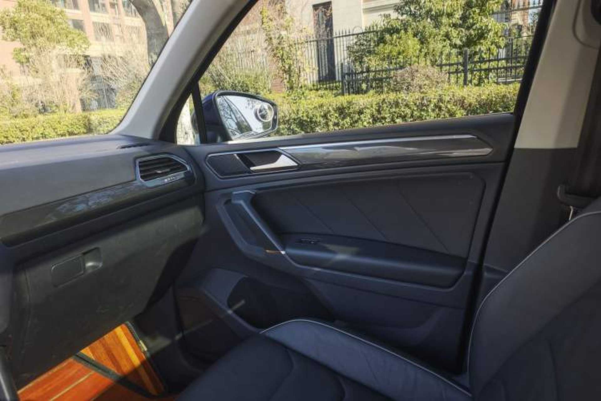 Used Volkswagen Tiguan 2017 330TSI All-Wheel-Drive Innovation Model Interior 6