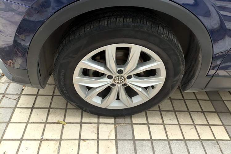 Used Volkswagen Tiguan 2017 280TSI Two-Wheel-Drive Elite Version Left Front Wheel Hub