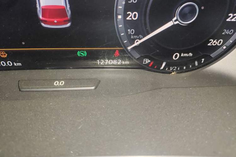Used Volkswagen Tiguan 2017 330TSI All-Wheel-Drive Innovation Model Odometer Close Up