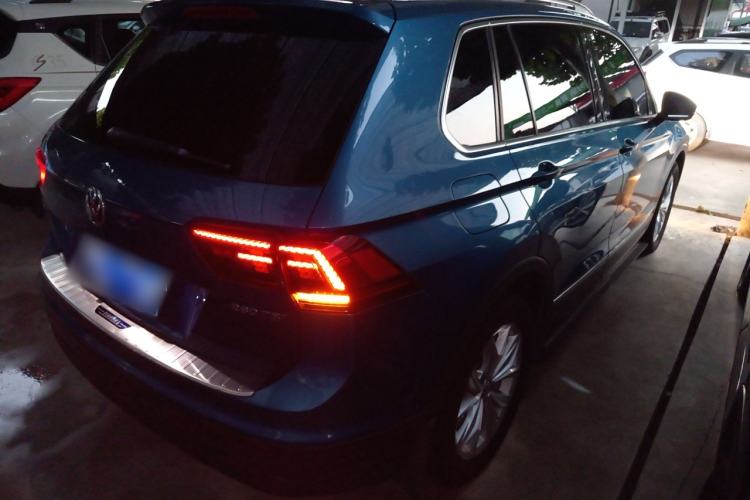 Used Volkswagen Tiguan 2017 280TSI Two-Wheel-Drive Elite Version Rear Right 45 Deg