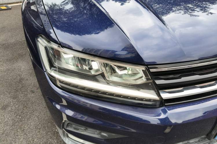Used Volkswagen Tiguan 2017 280TSI Two-Wheel-Drive Elite Version Right Front Headlight