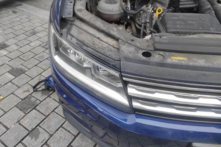 Used Volkswagen Tiguan 2017 280TSI Two-Wheel-Drive Elite Version Right Front Headlight