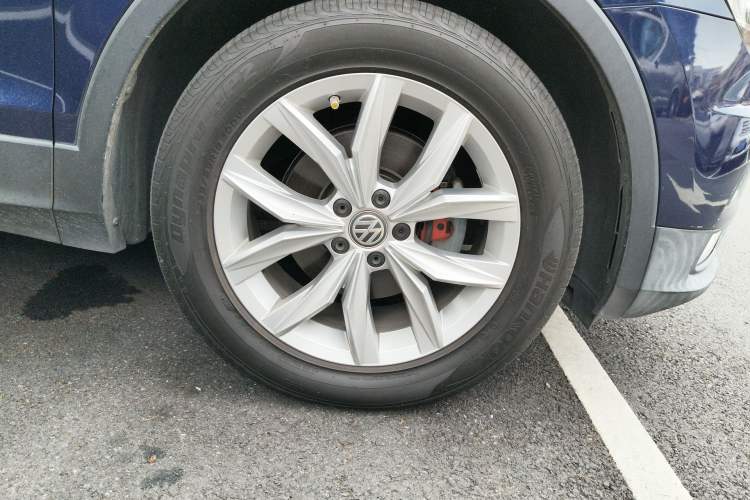 Used Volkswagen Tiguan 2017 280TSI Two-Wheel-Drive Elite Version Right Front Wheel Hub