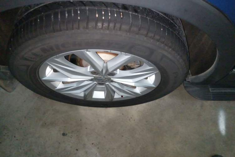 Used Volkswagen Tiguan 2017 280TSI Two-Wheel-Drive Elite Version Right Rear Wheel Hub