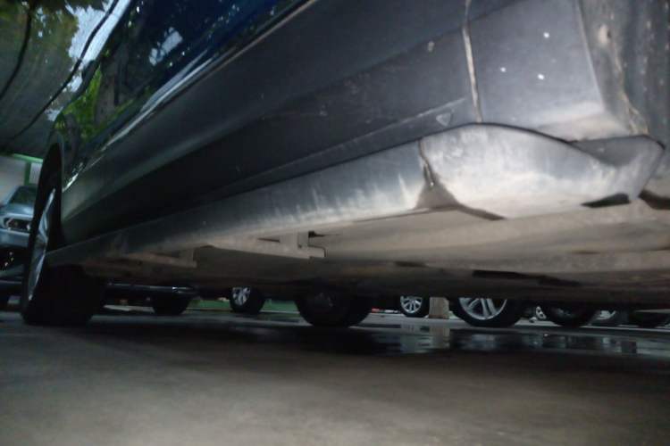 Used Volkswagen Tiguan 2017 280TSI Two-Wheel-Drive Elite Version Right Side Sill