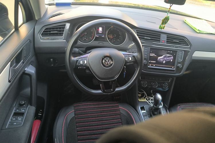 Used Volkswagen Tiguan 2017 280TSI Two-Wheel-Drive Elite Version Steering Wheel