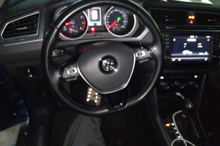 Used Volkswagen Tiguan 2017 280TSI Two-Wheel-Drive Elite Version Steering Wheel