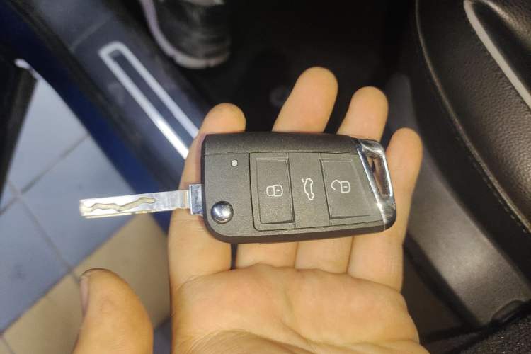 Used Volkswagen Tiguan 2017 330TSI All-Wheel-Drive Innovation Model Vehicle Key