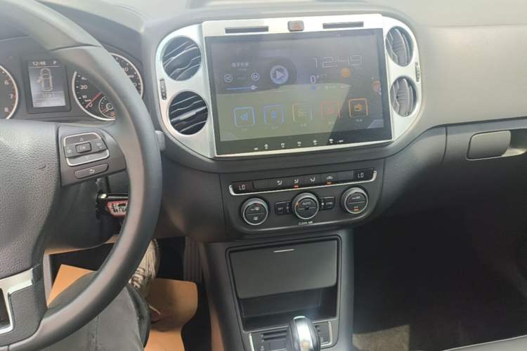 Used Volkswagen Tiguan 2017 300TSI Automatic Two-Wheel Drive Silk Road Comfort Edition Audio And AC Panel