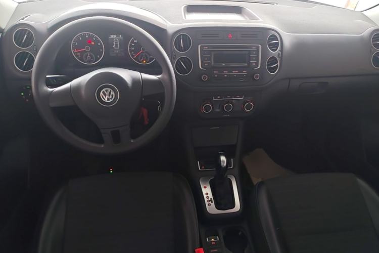 Used Volkswagen Tiguan 2017 300TSI Automatic Two-Wheel Drive Silk Road Luxury Edition Center Console